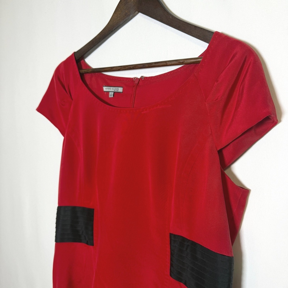 Anne Klein New York Red Silk Blend Sheath Dress Black Waist Accent Size 14
